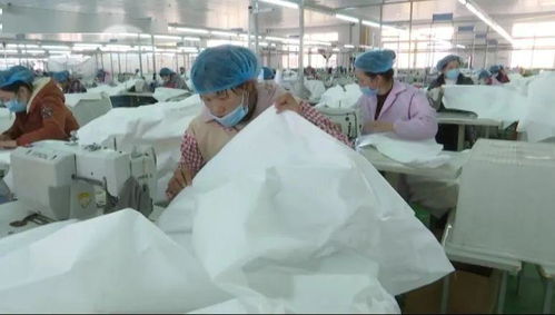 灵璧县锦尚制衣 开足马力生产防护服助力抗疫