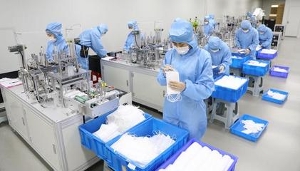 辽宁鞍山:赶制出口口罩订单