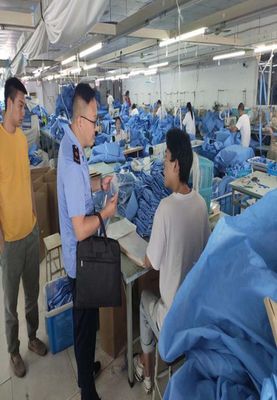 浙江省平湖市市场监管局三管齐下全力护航服装企业“民转医”新崛起
