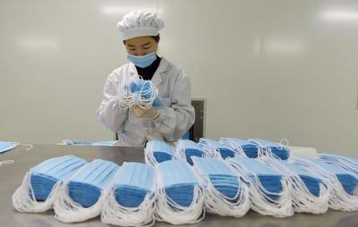 浙江仙居:复工转产口罩 助力疫情防控