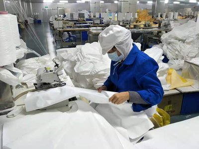 除夕放假初一开工,武汉一企业无限期生产防护品
