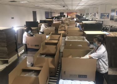 巾帼助力 保障防护产品原料生产