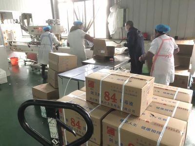 我们在现场 | 绵竹多家企业转型引进口罩防护服生产线