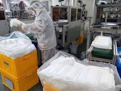 捐赠防护用品,职工响应自愿加班,好样的武汉华世达公司职工